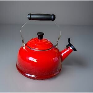 Le Creuset 1.6L Red Enamel Whistling Tea Kettle Stove Top Teapot